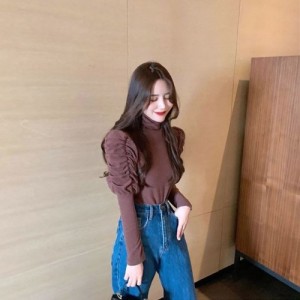 <b>슬림 퍼프 셔링 목폴라 티셔츠</b>