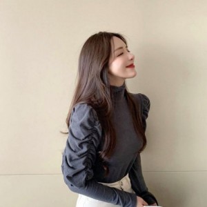 <b>슬림 퍼프 셔링 목폴라 티셔츠</b>