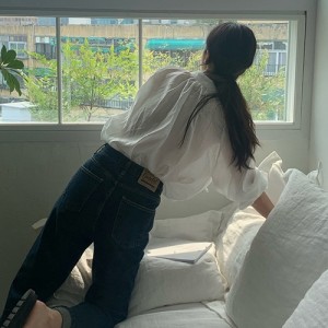 <b>타이넥 스트랩 끈 시스루 블라우스</b>
